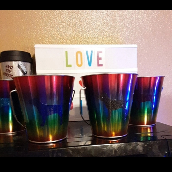 Victoria's  Secret Pink Ombre Tin Pail 4.38 in. × 2.75 in. × 4.63 in. - Picture 1 of 4